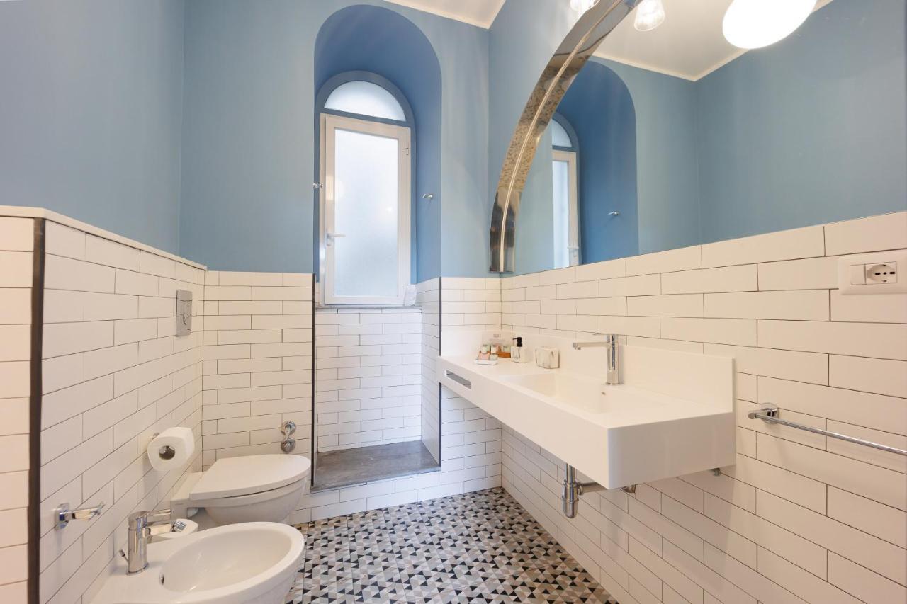 مبيت وإفطار The Bellini House By House In نابولي المظهر الخارجي الصورة