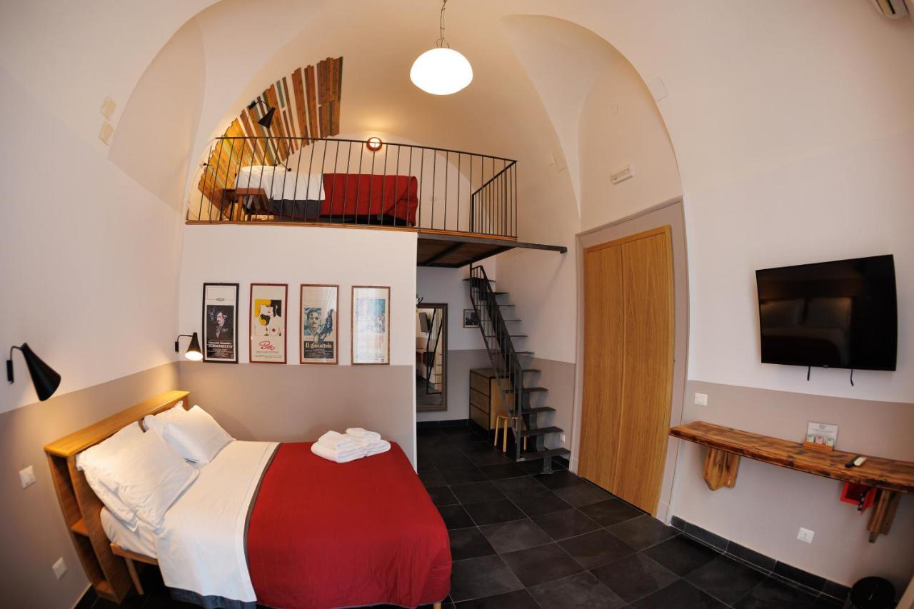 مبيت وإفطار The Bellini House By House In نابولي المظهر الخارجي الصورة